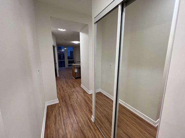 2710 - 3939 Duke Of York Blvd