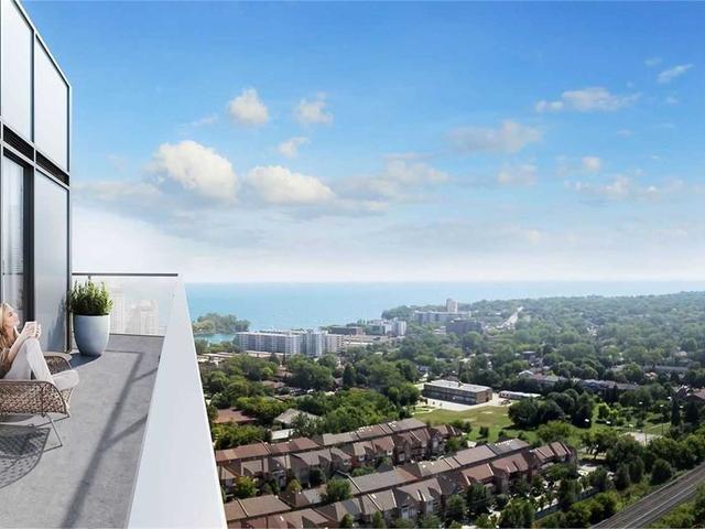 330 - 251 Manitoba St