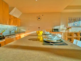 503 - 25 Ritchie Ave