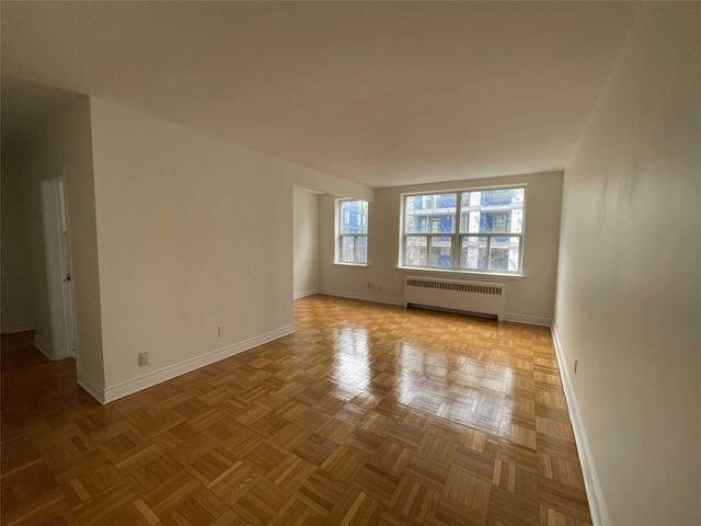 110 - 15 Anglesey Blvd