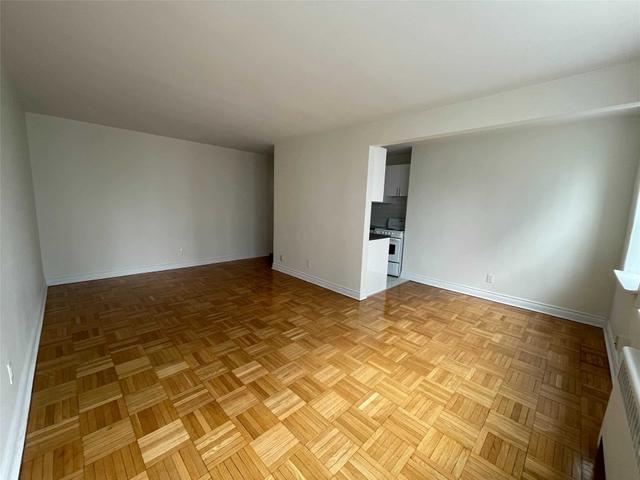 110 - 15 Anglesey Blvd