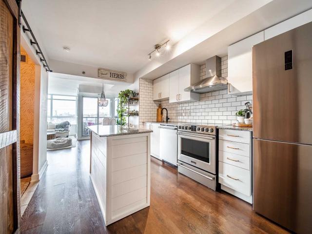 408 - 11 Superior Ave
