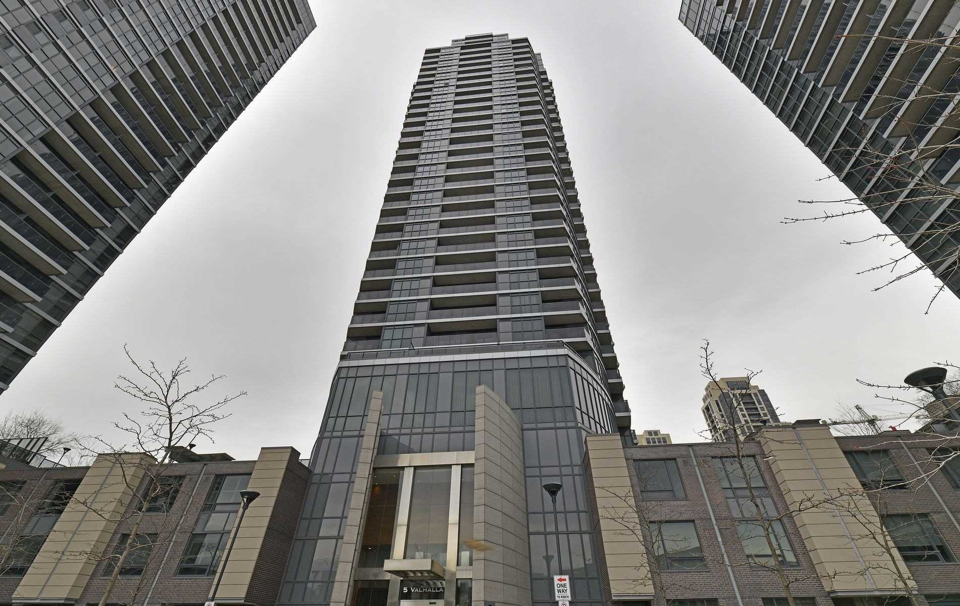 1103 5 Valhalla Inn Rd, Etobicoke For Sale 598,000 Condos.ca