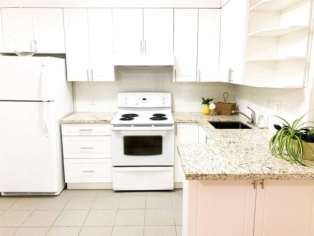 16 - 2696 Lakeshore Blvd W