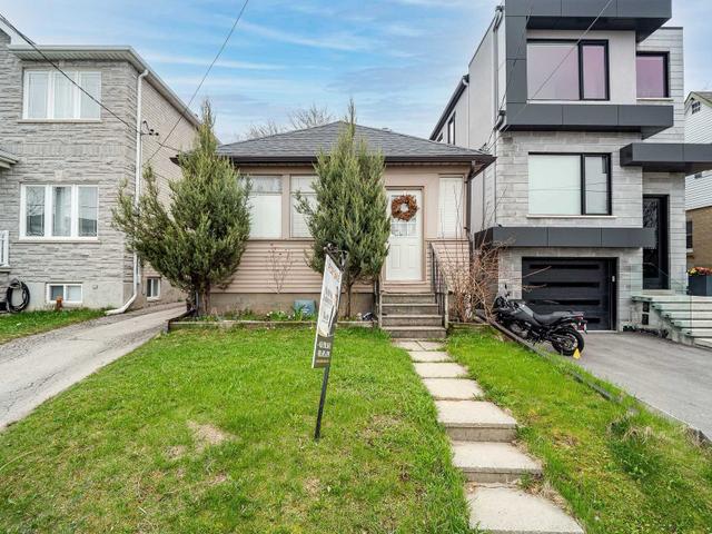 857 Glencairn Ave