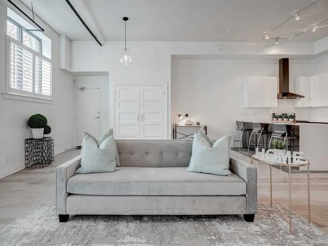 106 - 99 Chandos Ave