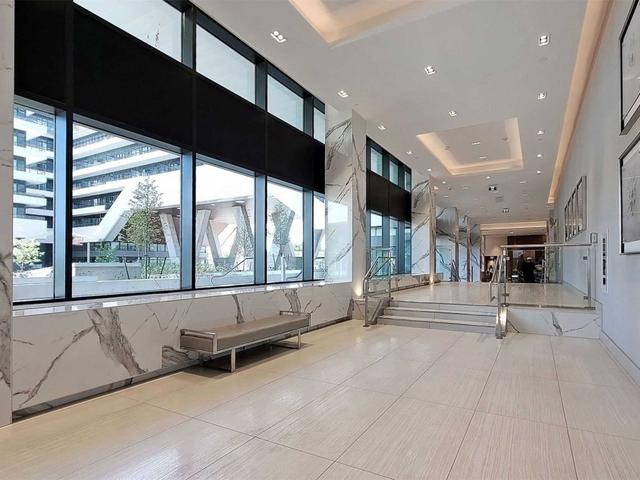 30 Shore Breeze Dr