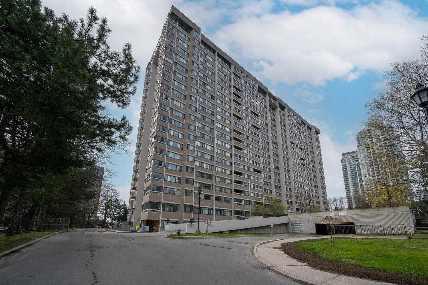 809 50 Elm Dr E, Mississauga Leased, W5610383 Condos.ca