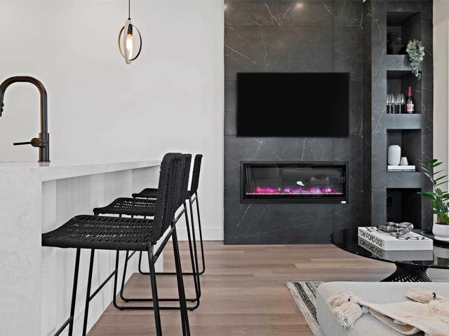 1705 - 39 Annie Craig Dr