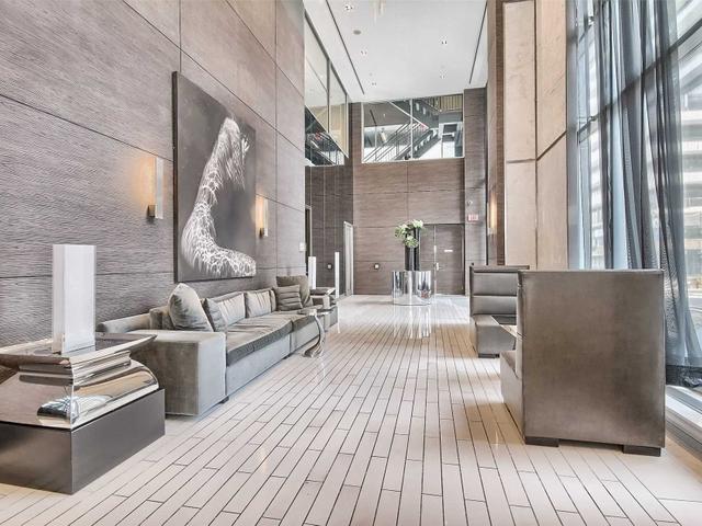 2709 - 33 Shore Breeze Dr