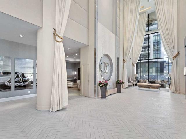 410 - 59 Annie Craig Dr