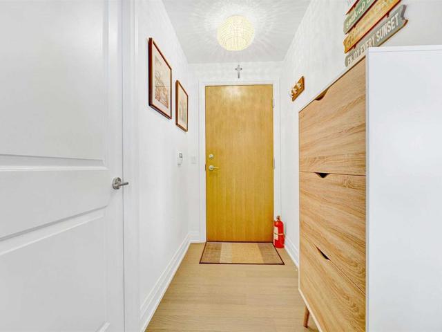 2616 - 30 Shore Breeze Dr