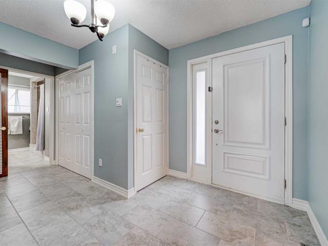 12 Higgins Cres