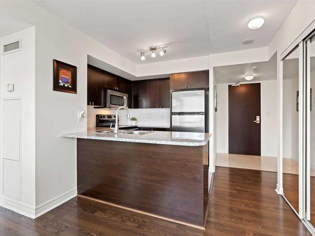 1606 - 208 Enfield Pl