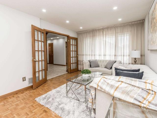 233 Kingsbridge Garden Circ