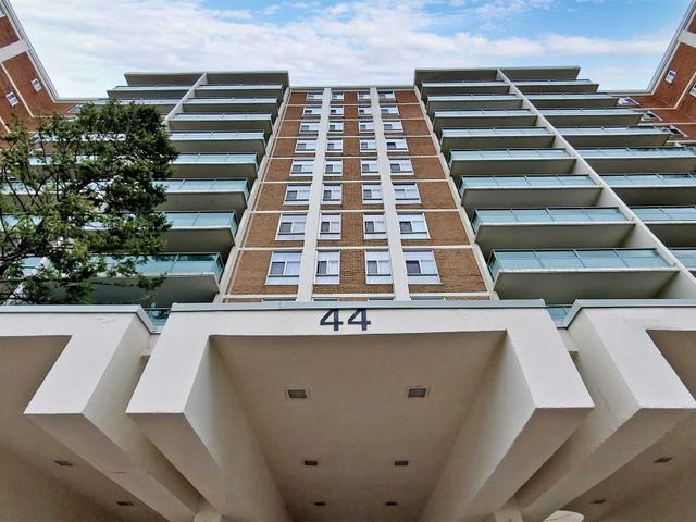 711 - 44 Longbourne Dr