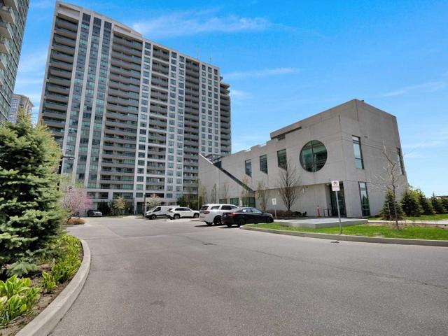 712 - 335 Rathburn Rd W