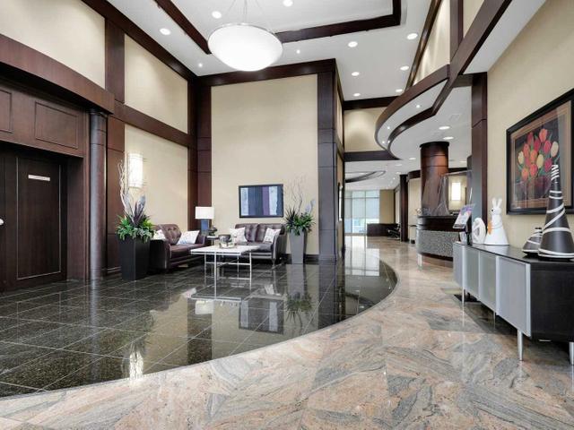 712 - 335 Rathburn Rd W