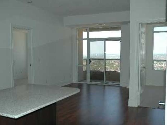 2901 - 310 Burnhamthorpe Rd W