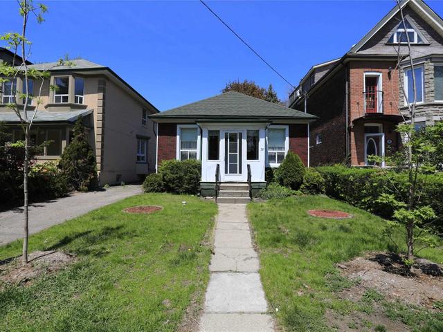32 Boustead Ave