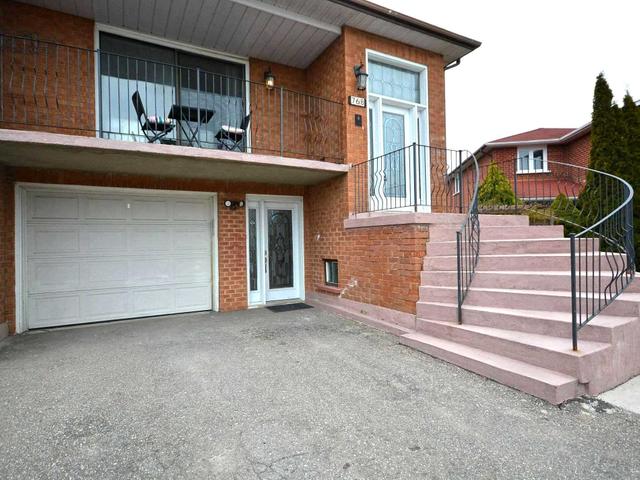 768 Savoy Cres