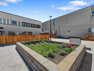 192 - 1055 Dundas St
