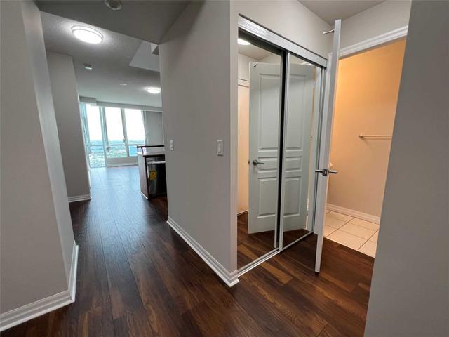 3103 - 3939 Duke Of York Blvd