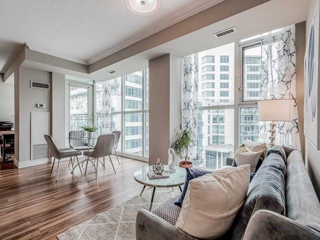 406 - 2067 Lake Shore Blvd W