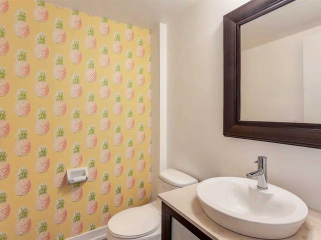 333 - 1100 Lansdowne Ave