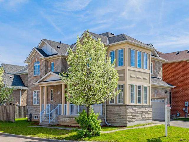 16 Silvershadow Terr