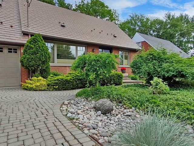 19 Cheshire Dr