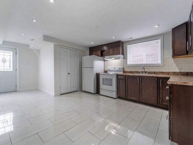 Lower - 63 Vange Cres