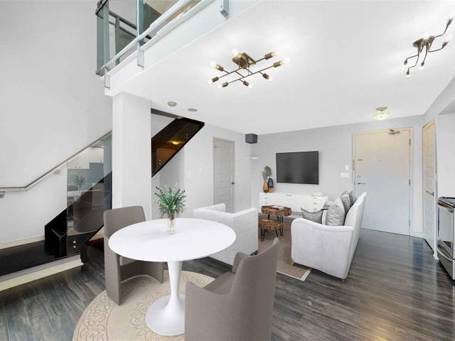 212 - 215 Queen St E