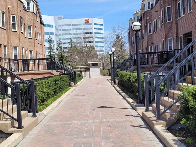 48 - 760 Lawrence Ave W