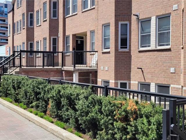 48 - 760 Lawrence Ave W