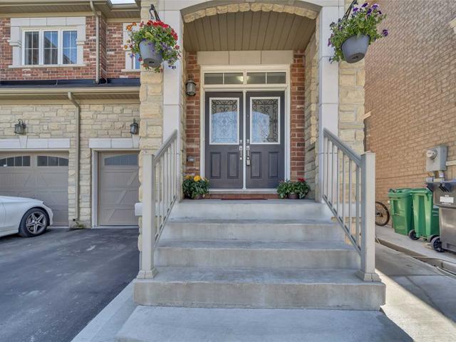 428 Queen Mary Dr