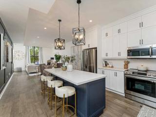 111 - 102 Bronte Rd