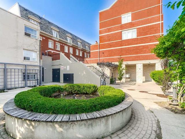 222 - 3400 Lake Shore Blvd W