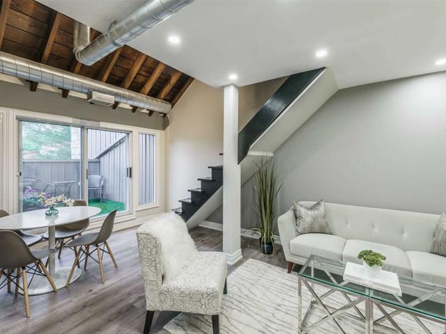 307 - 384 Sunnyside Ave