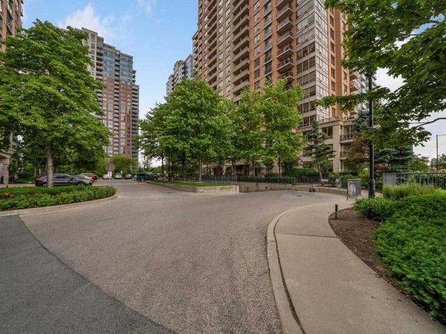 227 - 5233 Dundas St W