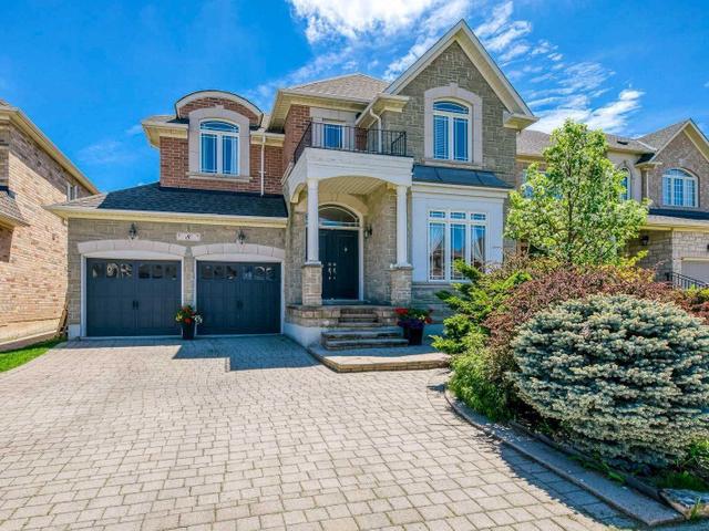 8 Howland Cres
