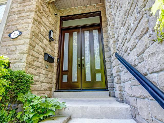 2268 Lake Shore Blvd W