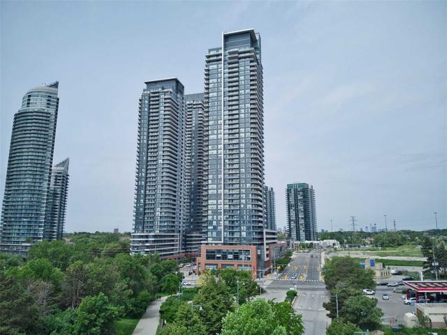 810 - 2212 Lake Shore Blvd W