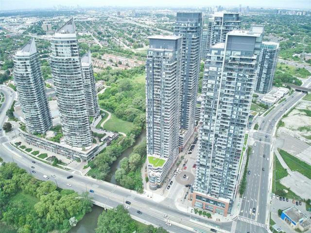 810 - 2212 Lake Shore Blvd W