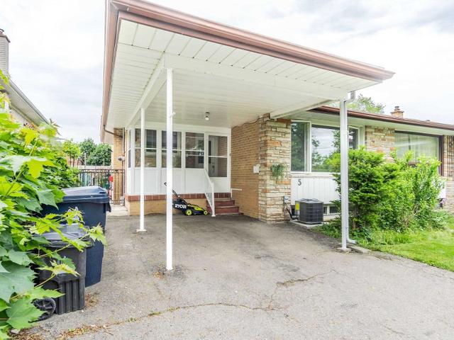 5 Dixington Cres