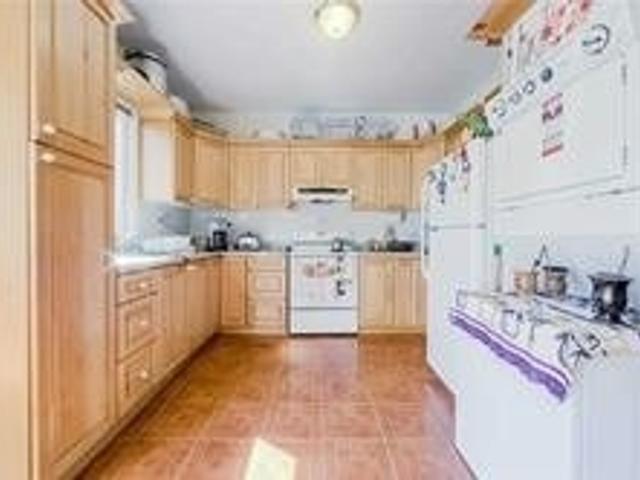 65B Rockcliffe Blvd