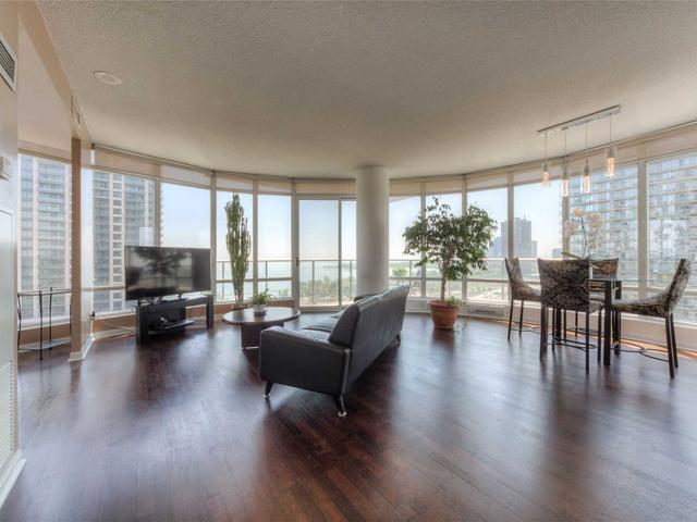 1610 - 15 Windermere Ave