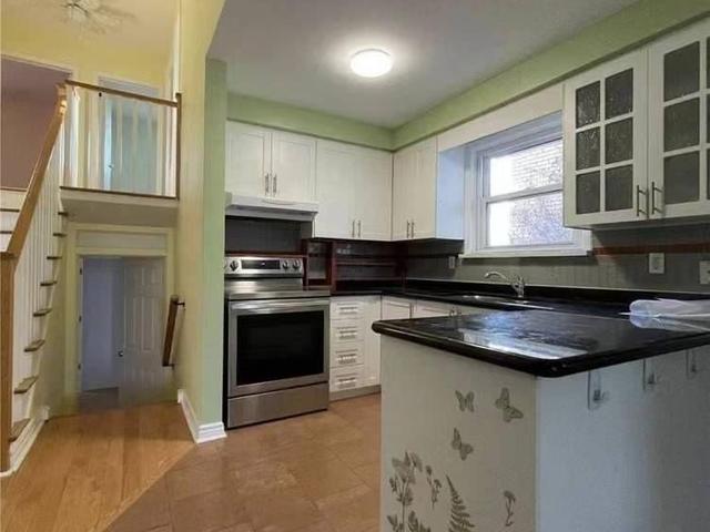 Upper - 1291 Shamir Cres