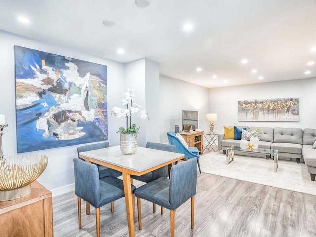 309 - 3695 Kaneff Cres