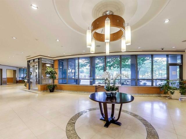 2242 - 35 Viking Lane